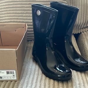 Size 9 Ugg boots brand new